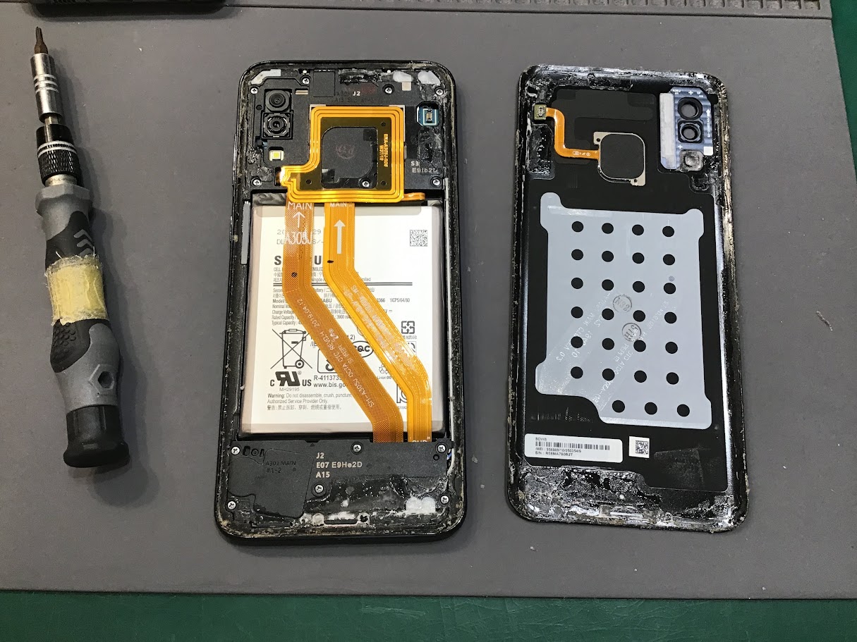 GalaxyA20のバッテリー交換ならデータそのまま修理可能なスマホ修理工房セレオ甲府店へ！